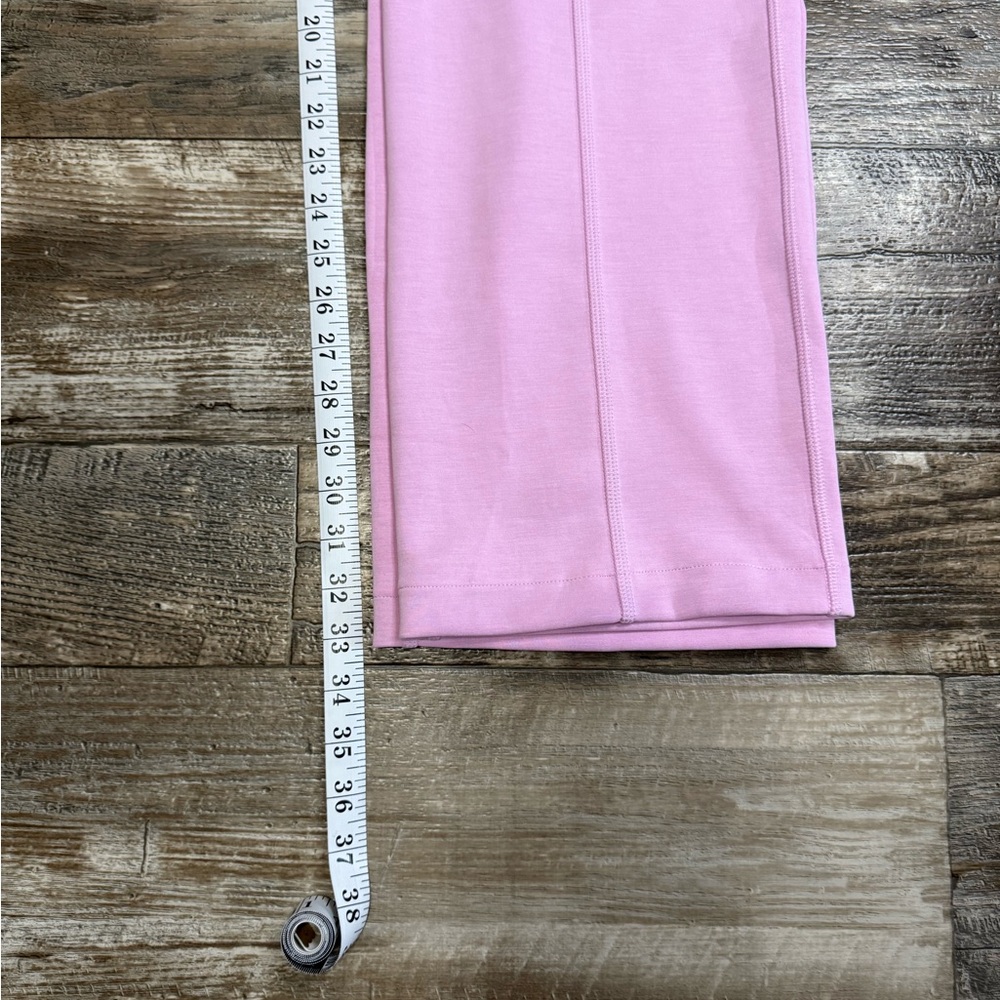 Lululemon New Softstreme High-Rise Pant
Tall Size 8 - Picture 6 of 7